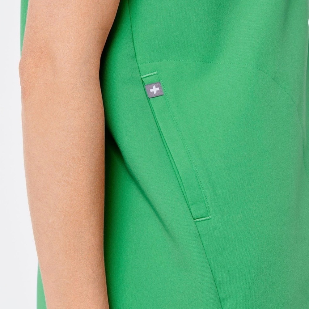Figs Rafaela Oversized Scrub Top Emerald Size 3XL NWT - Picture 10 of 15